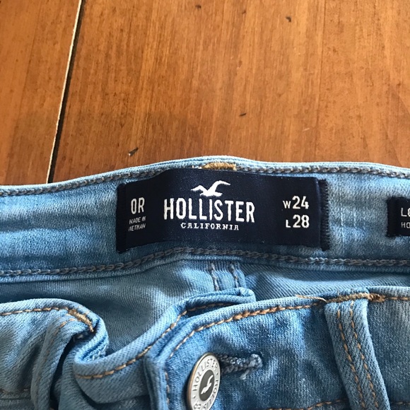 Selling a 3 bundle of Hollister Jeans. - Picture 5 of 10